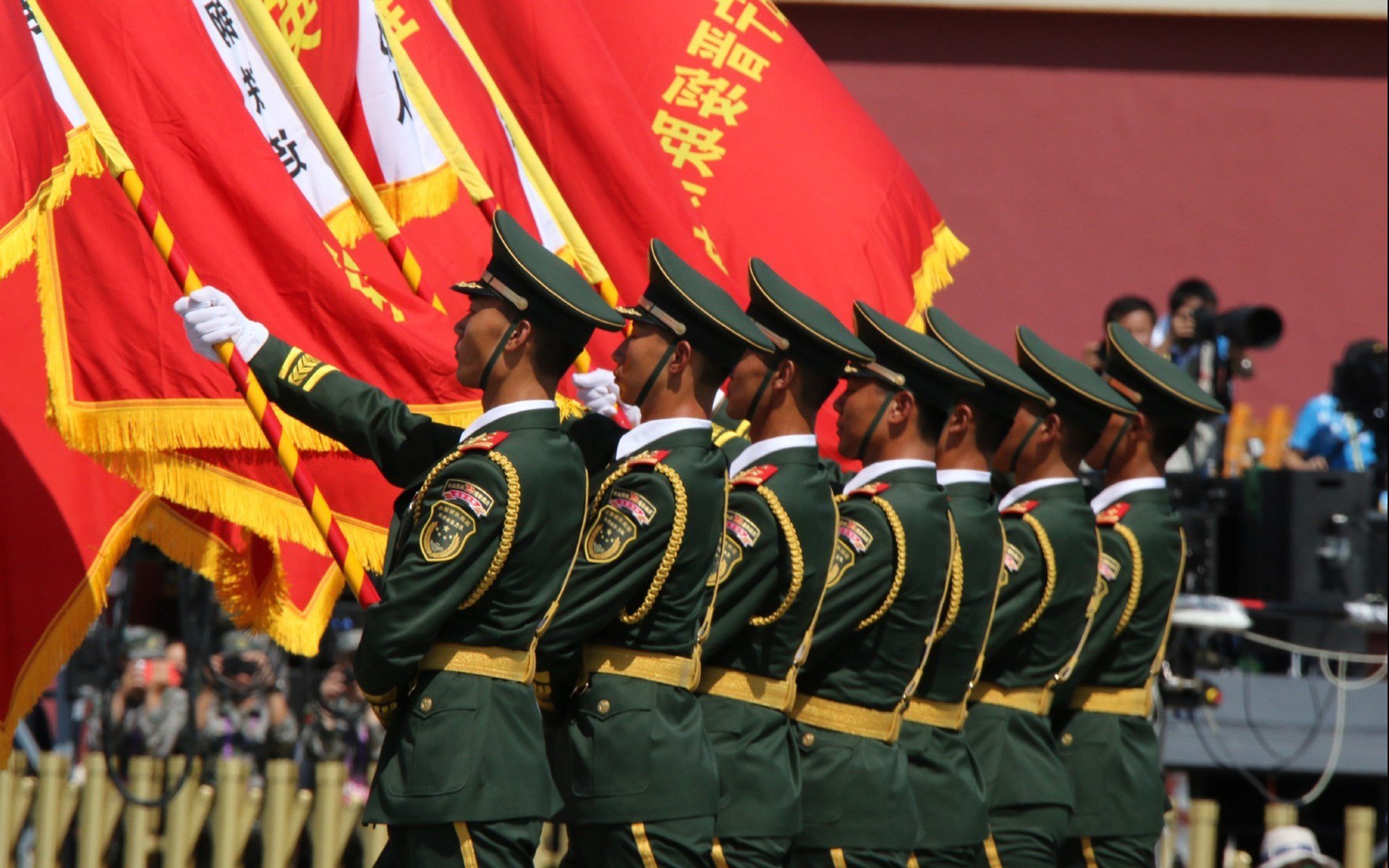 中国男篮防守端表现亮眼 限制对手得分，中国男篮防守好的球员