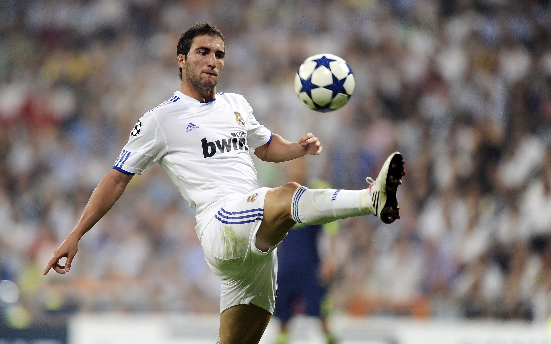 中国足球市场深度融合多行业，开启新产业链，中国足球产业发展现状