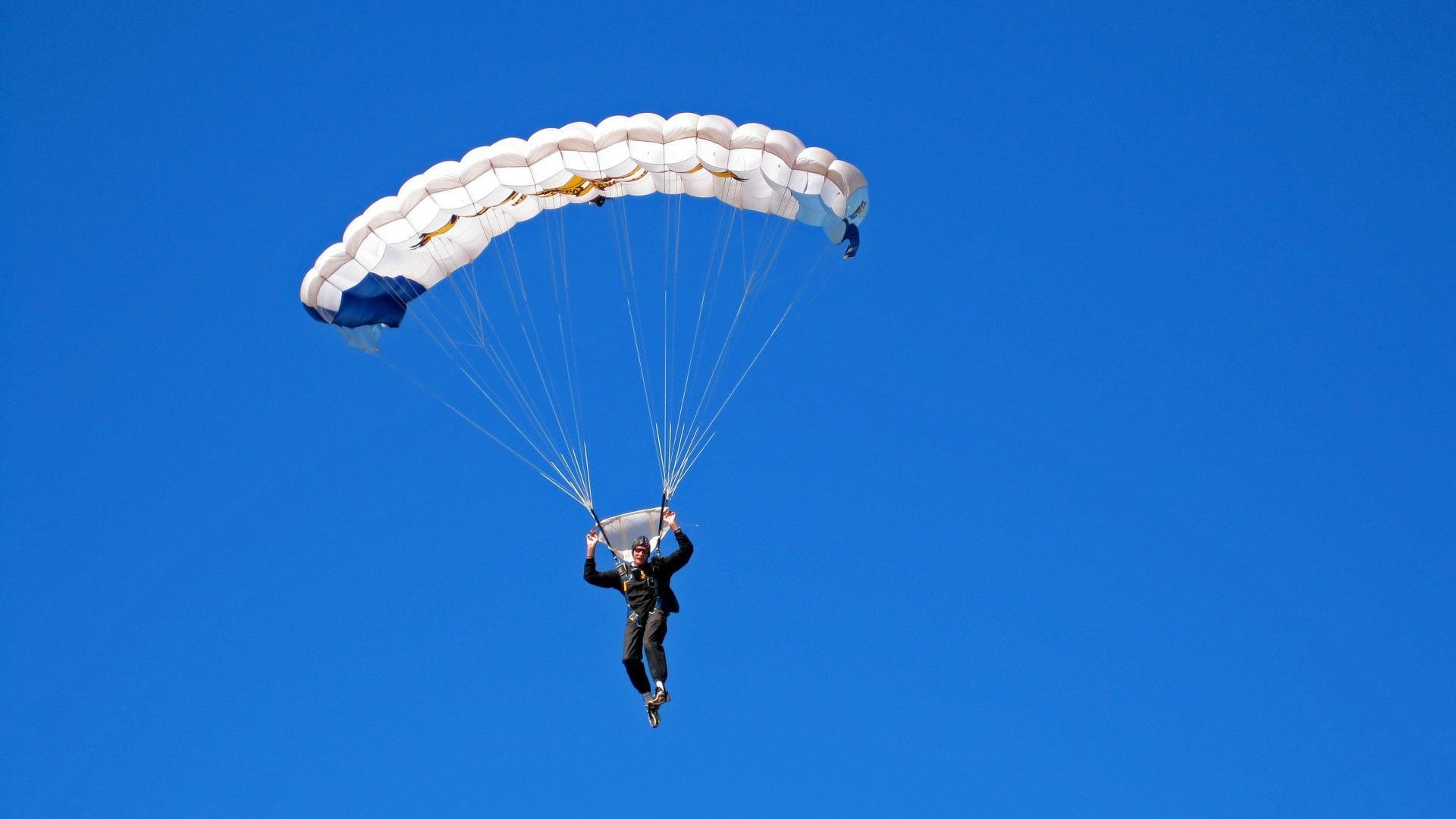 全民焰火跑：彩光点亮运动夜